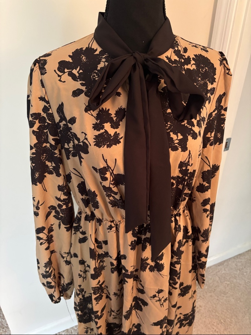 Floral Tie-Neck Long Sleeve Dress in Beige and Black